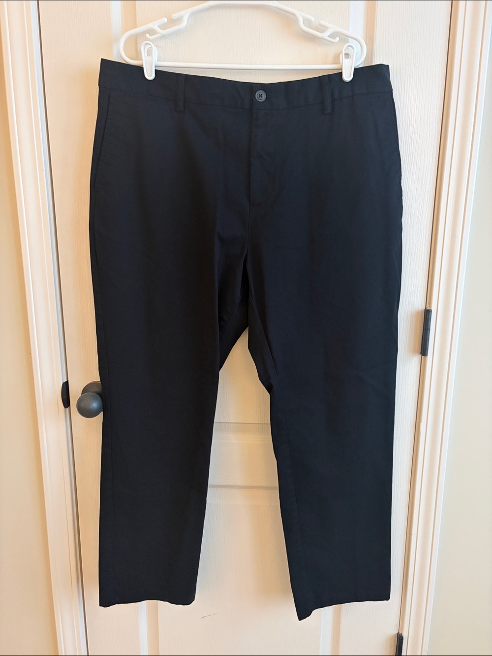 Men’s NWOT Old Navy Ultimate Athletic Built-In Flex Chino Pants Black 42x30